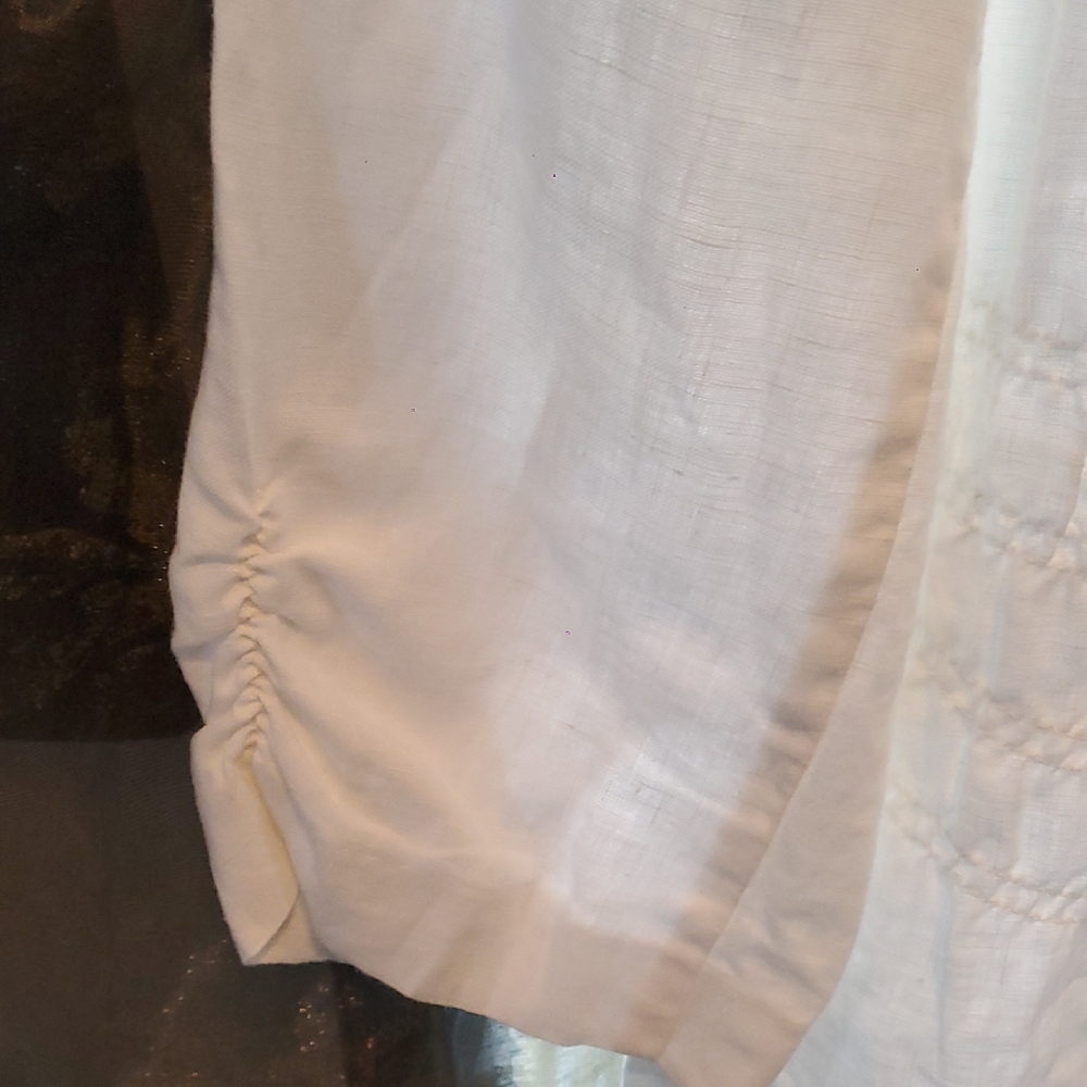 💖🌹Linen Ruffle Blouse - Picture 4 of 7